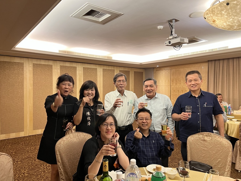 負責人聯誼會-負責人聯誼暨慶生餐會+建築二勢力聯誼 111-10-13 (10月)002