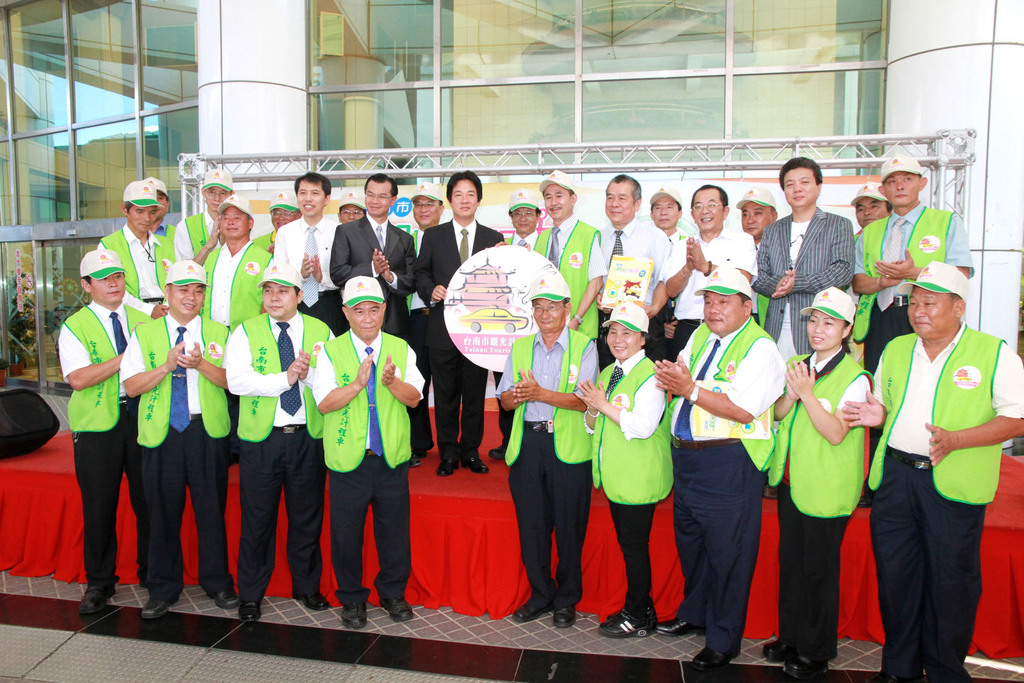 打造友善觀光城市 南市觀光計程車授證宣傳
