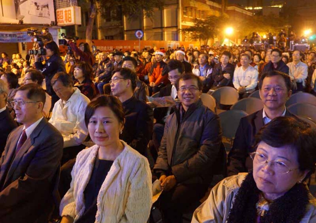 2013年關懷點燈儀式 洪理事長親臨贊助