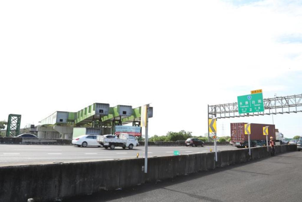 北外環道路工程作業　台南永康夜間雙向封閉
