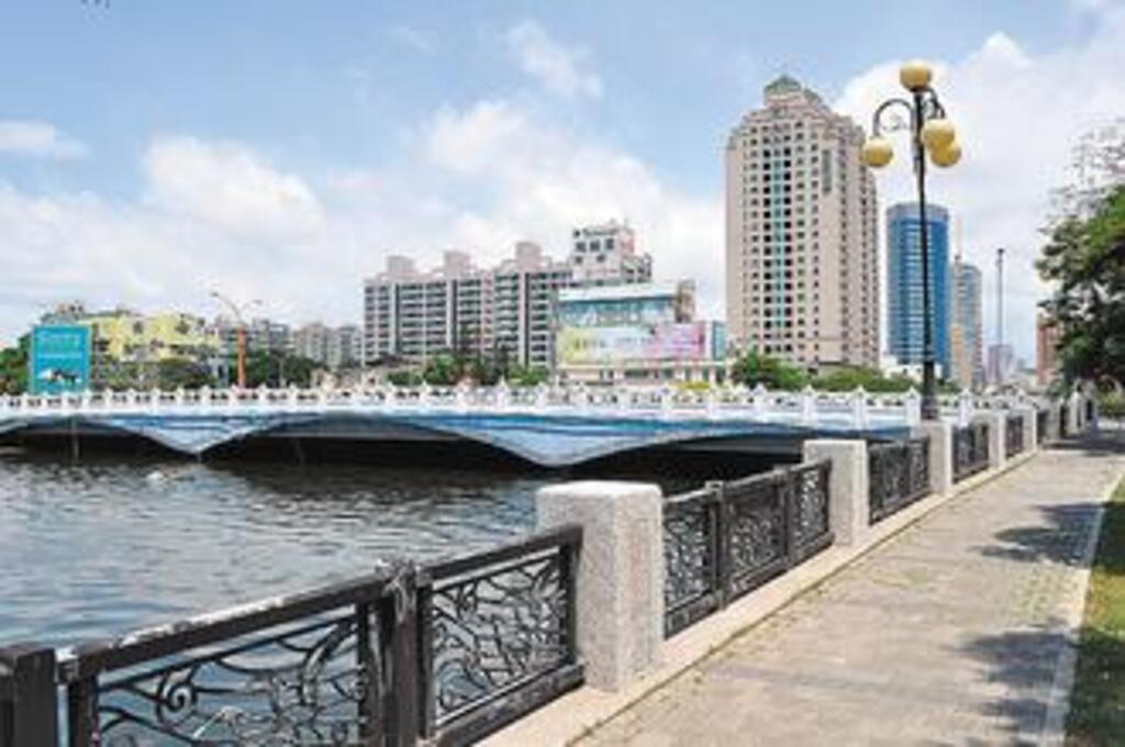 市府推動環港觀光 擬建飛天橋